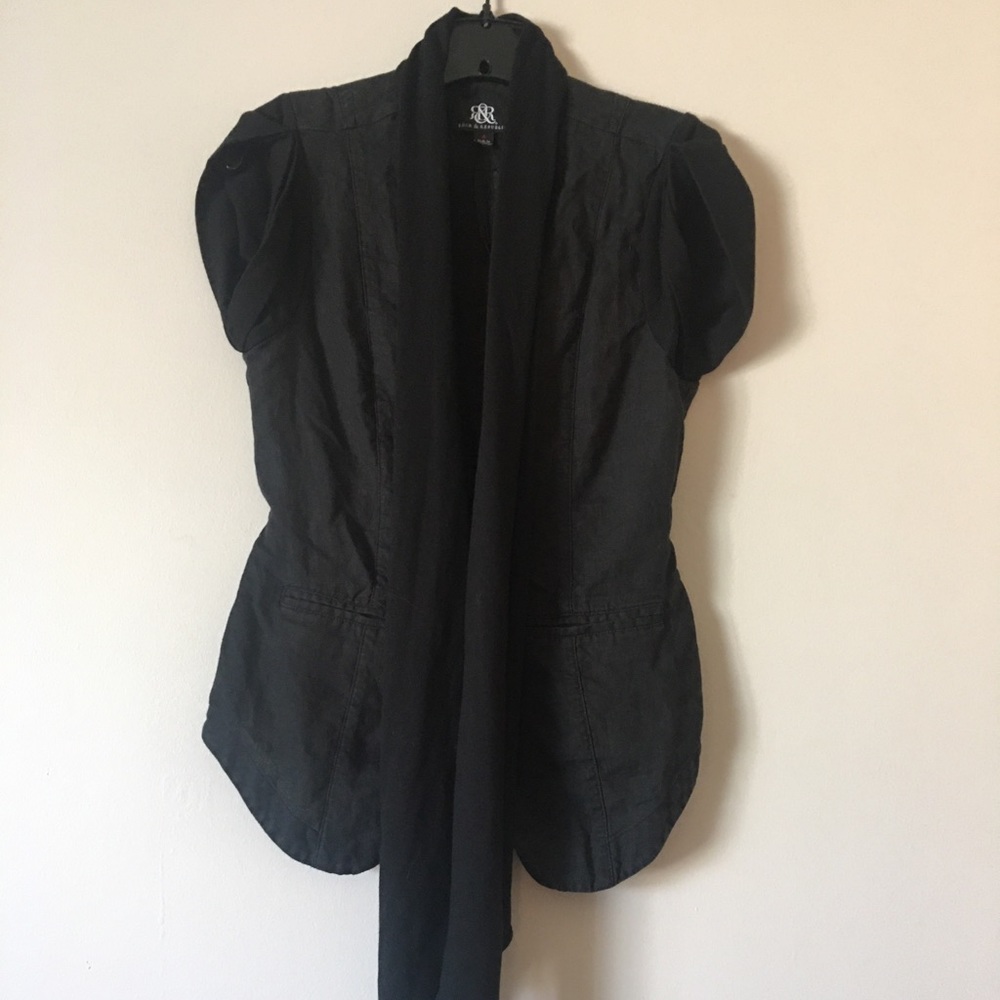 Sleeveless vest